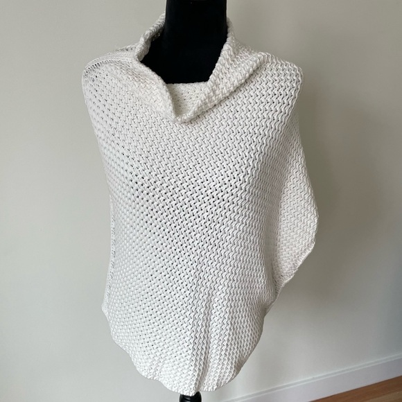 JOSEPH White Cotton Open Basket Weave Asymmetrical Sless Top EUC Size Medium - Picture 1 of 9